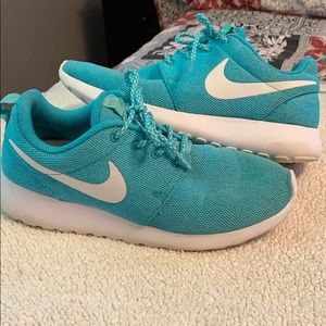 Women nike shoe